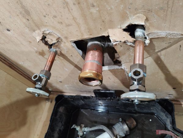 New copper supply lines and shutoffs for a tub
